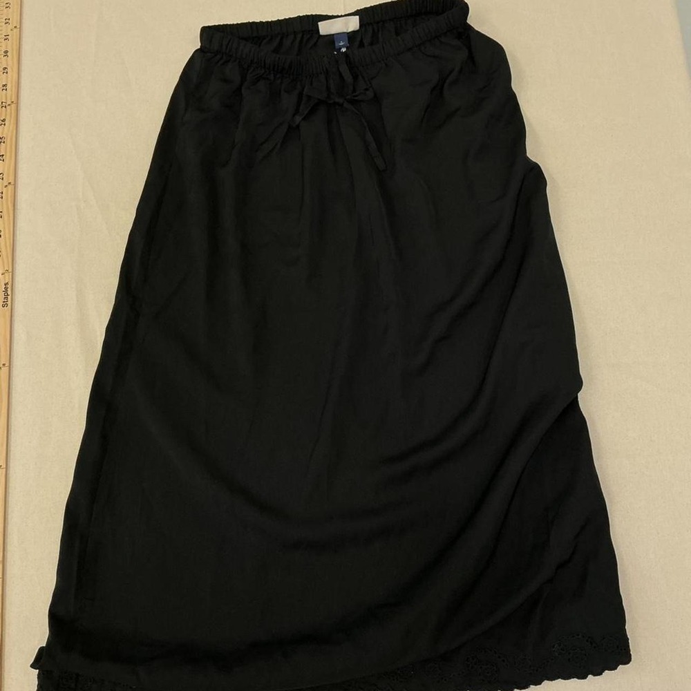 Brand new with tags black midi skirt by Universal Thread